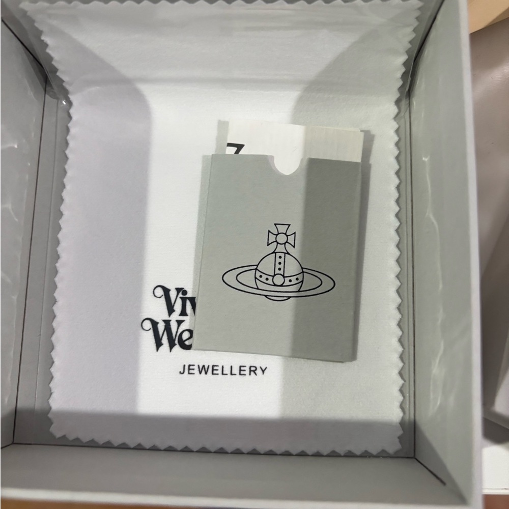 Vivienne Westwood Gold and Red Heart Earrings - Picture 3 of 6